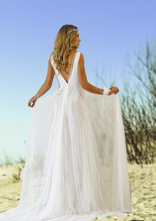nuova collezione 2022, abito da sposa trasparente, sposa in spiaggia